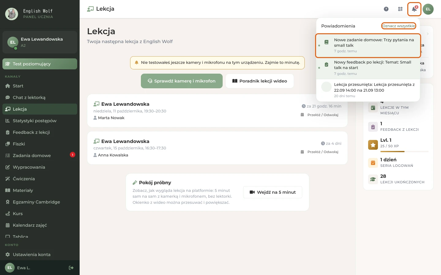 Lista powiadomień po kliknięciu dzwonka z przyciskiem „Oznacz wszystkie”