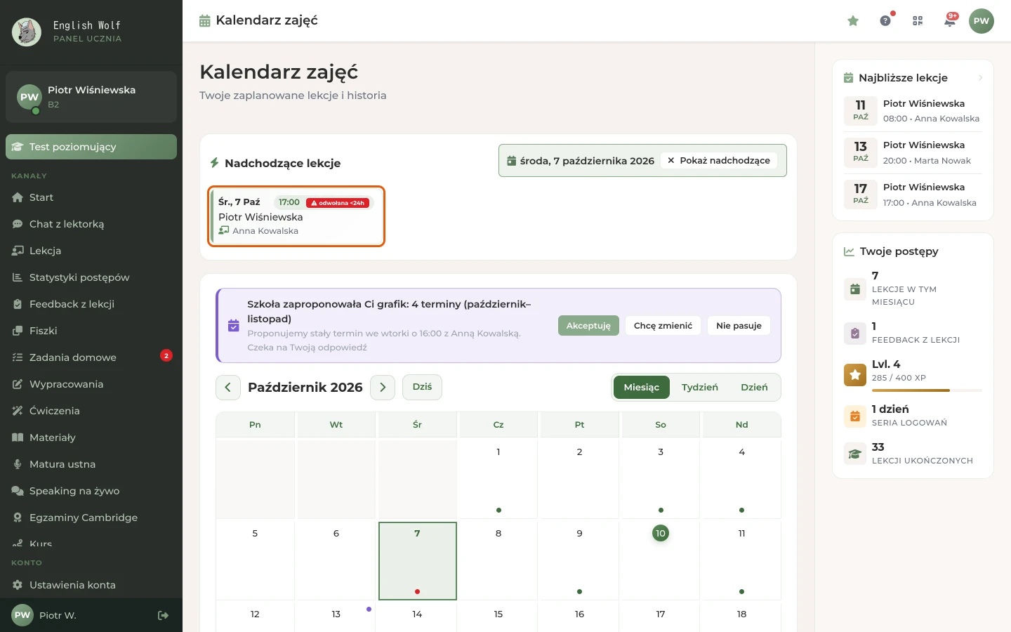 Lekcja z plakietką „odwołana <24h” na liście lekcji wybranego dnia